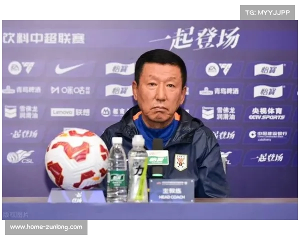 某争冠球队主教练涉嫌问题被带走调查引发众多球迷高度关注 某争冠球队主教练涉嫌问题被带走调查引发众多球迷高度关注